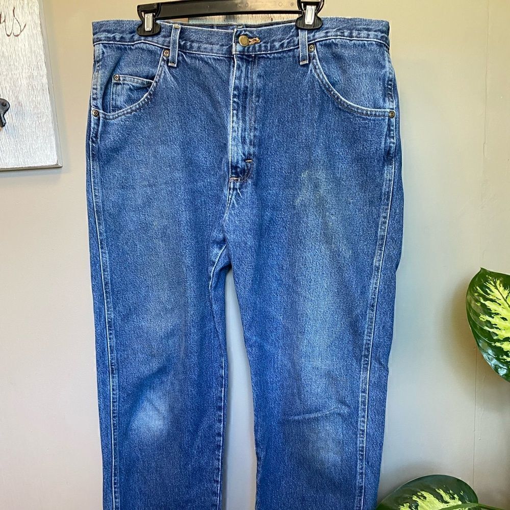 Wrangler Men’s Classic Straight Jeans